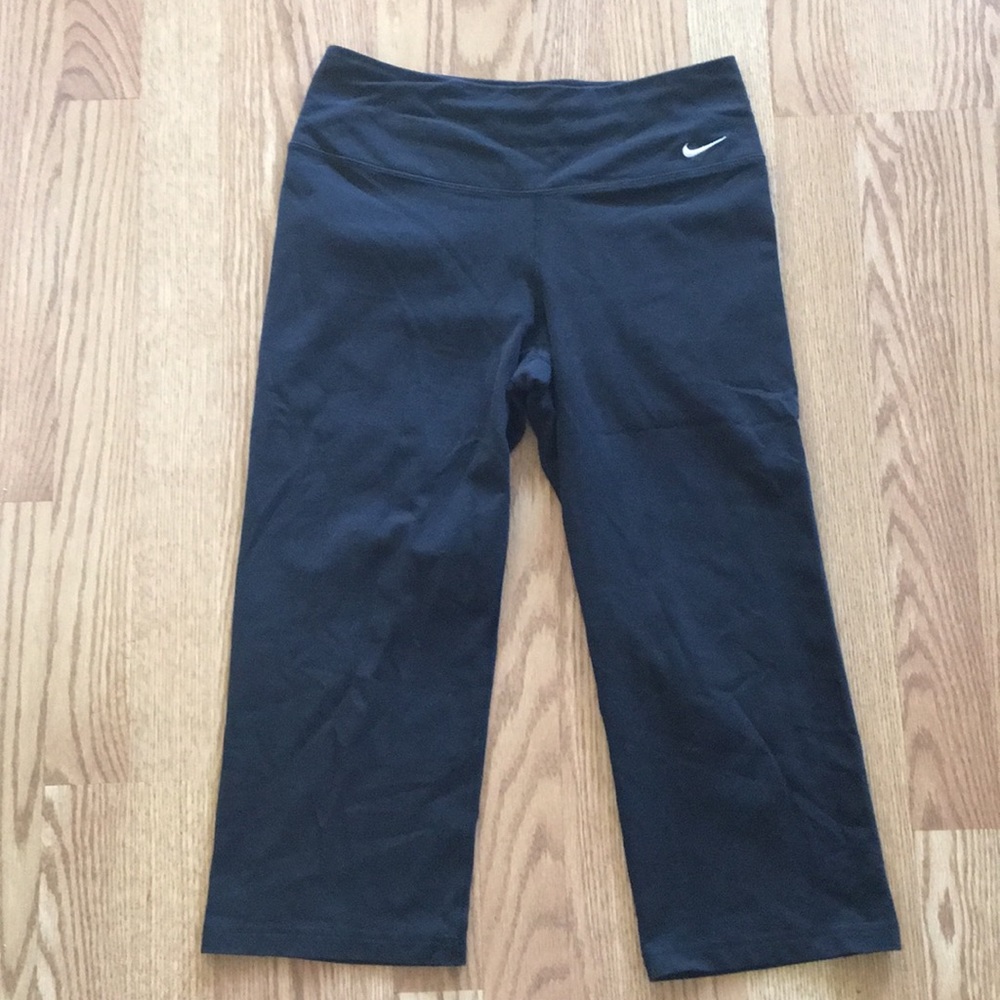 Nike Yoga Capri Pants